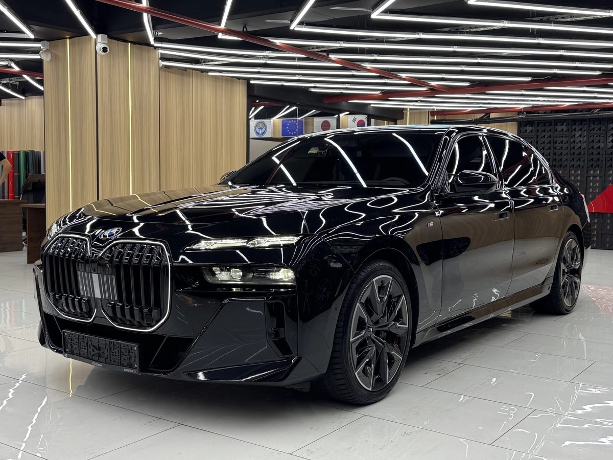 BMW 7 серии VII (G70) 2024