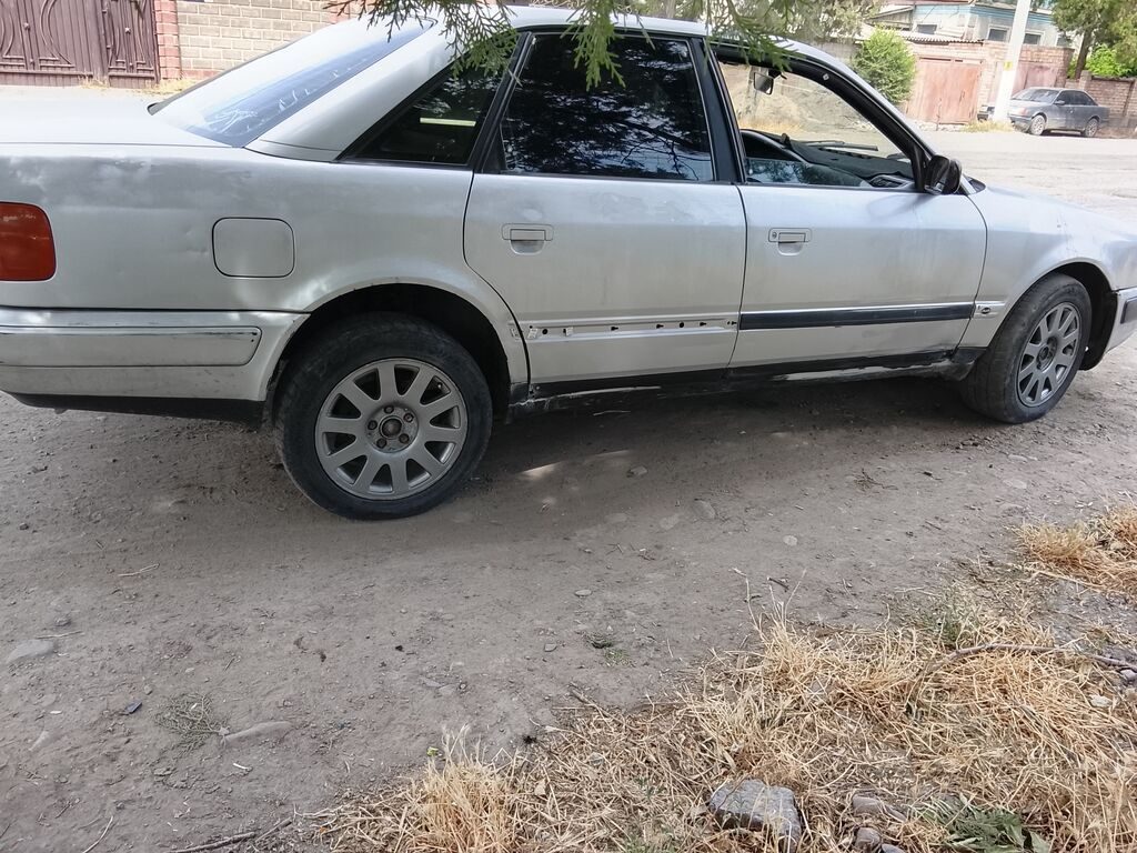 Audi 100