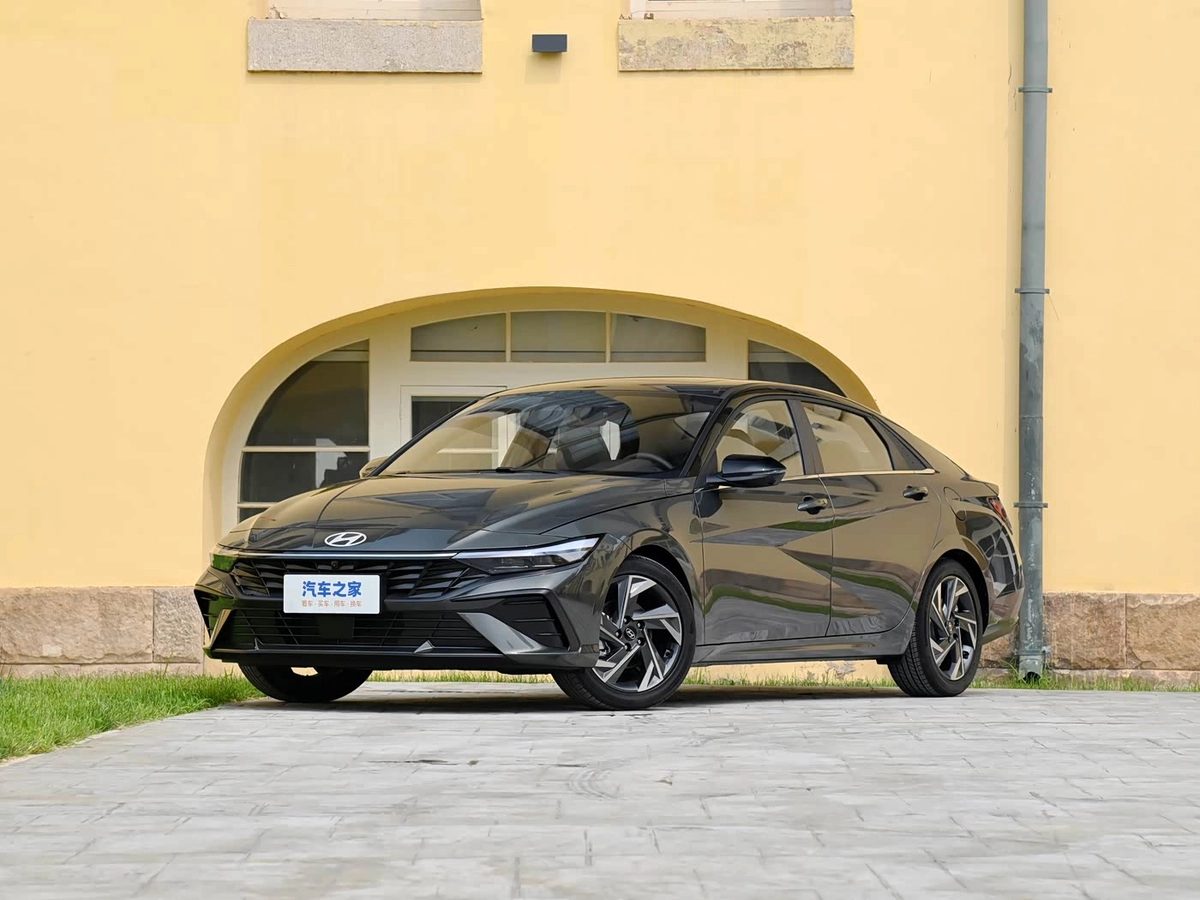 Hyundai Elantra VII (CN7) Рестайлинг 2026
