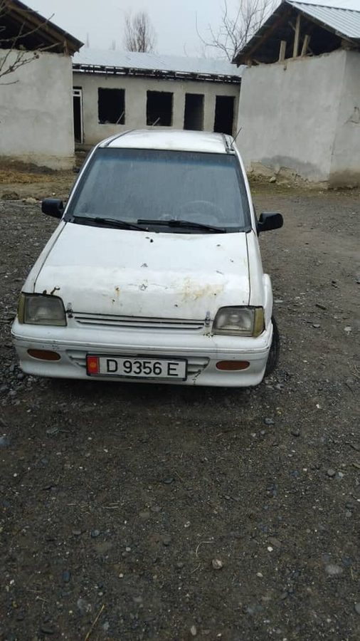Компактный городской хэтчбек 5‑дверный, белый цвет. Практичный кузов с