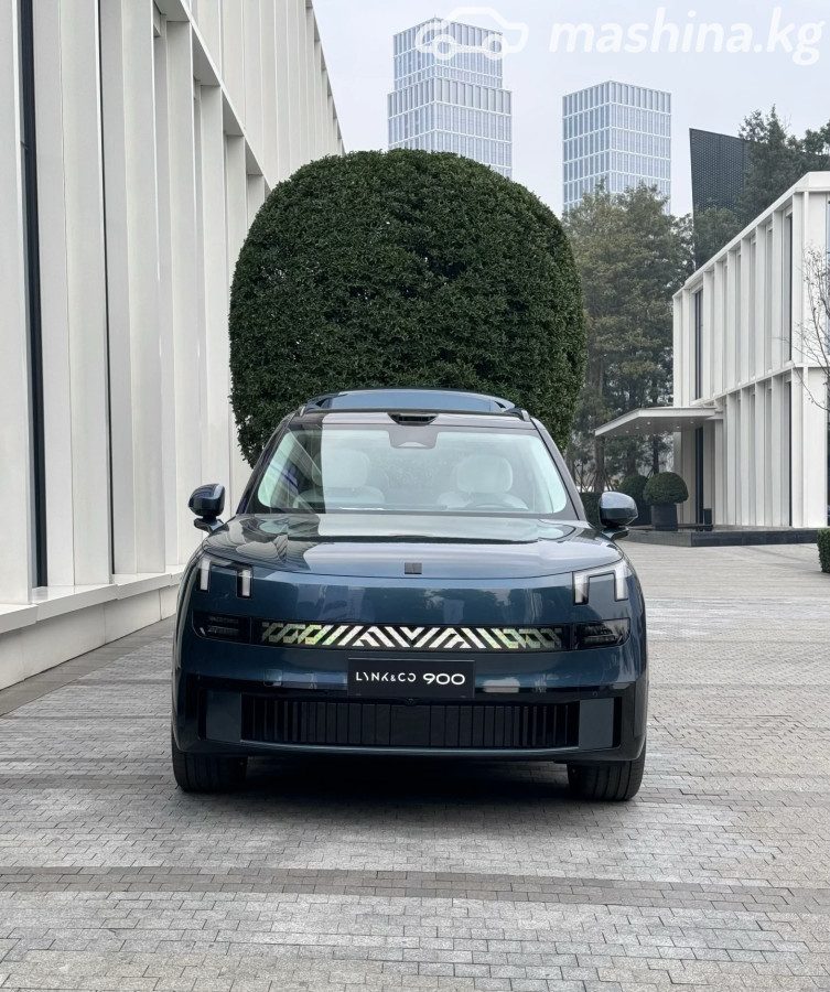 Lynk & Co 900