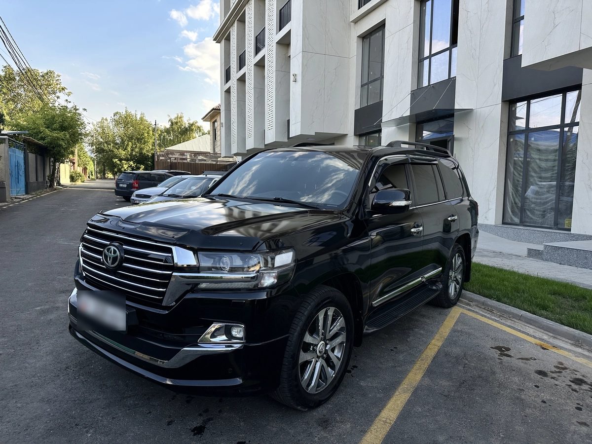 Toyota Land Cruiser 200 Series Рестайлинг 2 Arctic Trucks AT35 4.6 AT 4WD