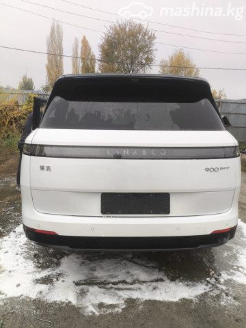 Lynk &amp; Co 900
