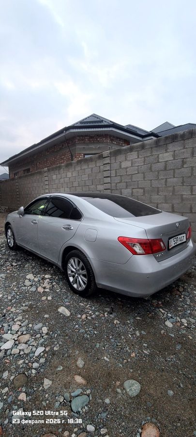 Lexus ES