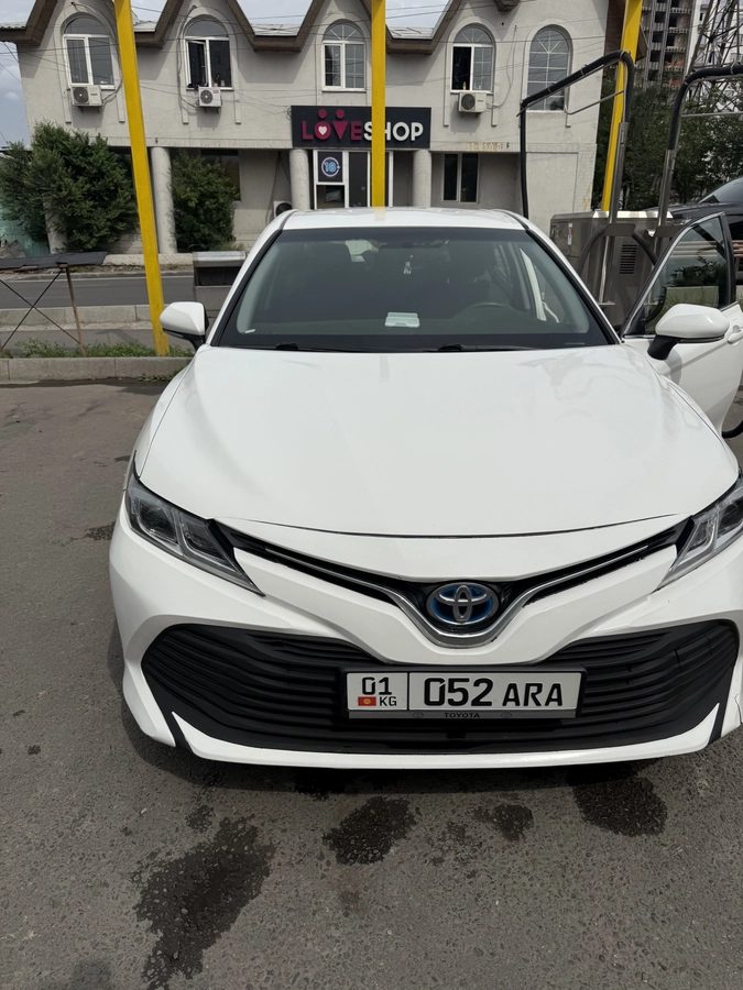Toyota Camry VIII (XV70) 2018