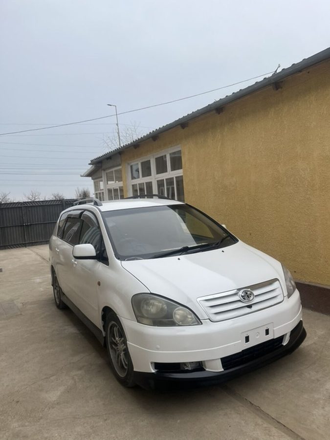 Toyota Avensis Verso