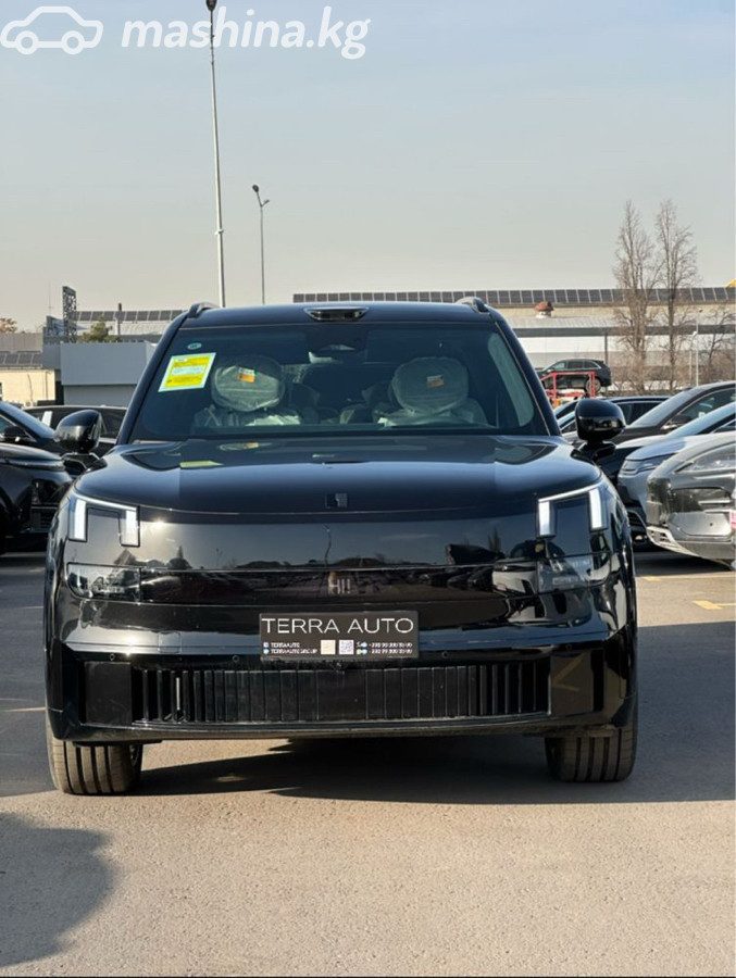 Lynk & Co 900