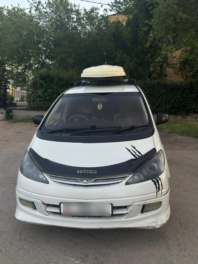 Toyota Estima II 2003