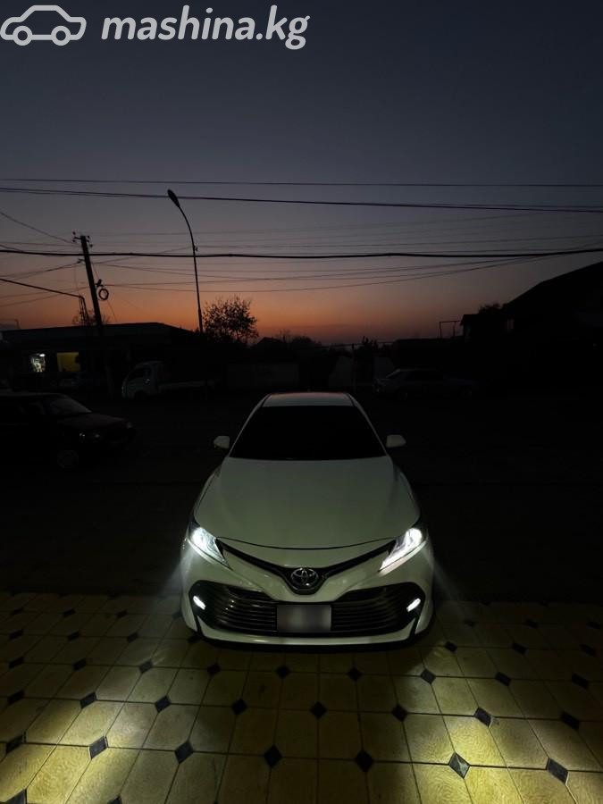 Toyota Camry VIII (XV70)