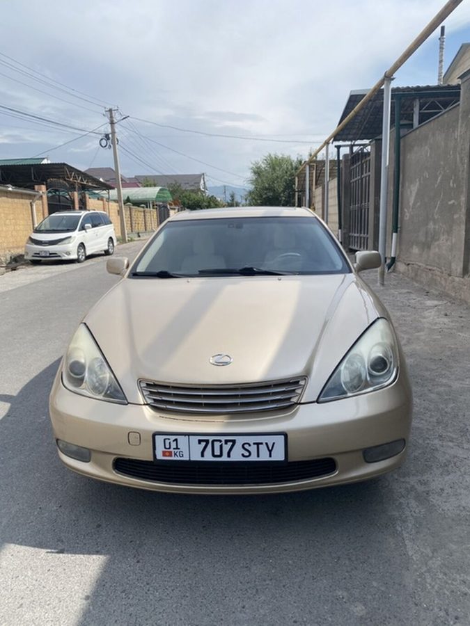 Lexus ES