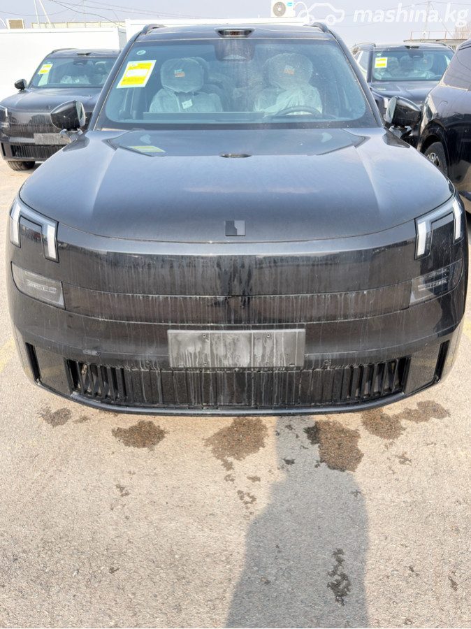 Lynk & Co 900