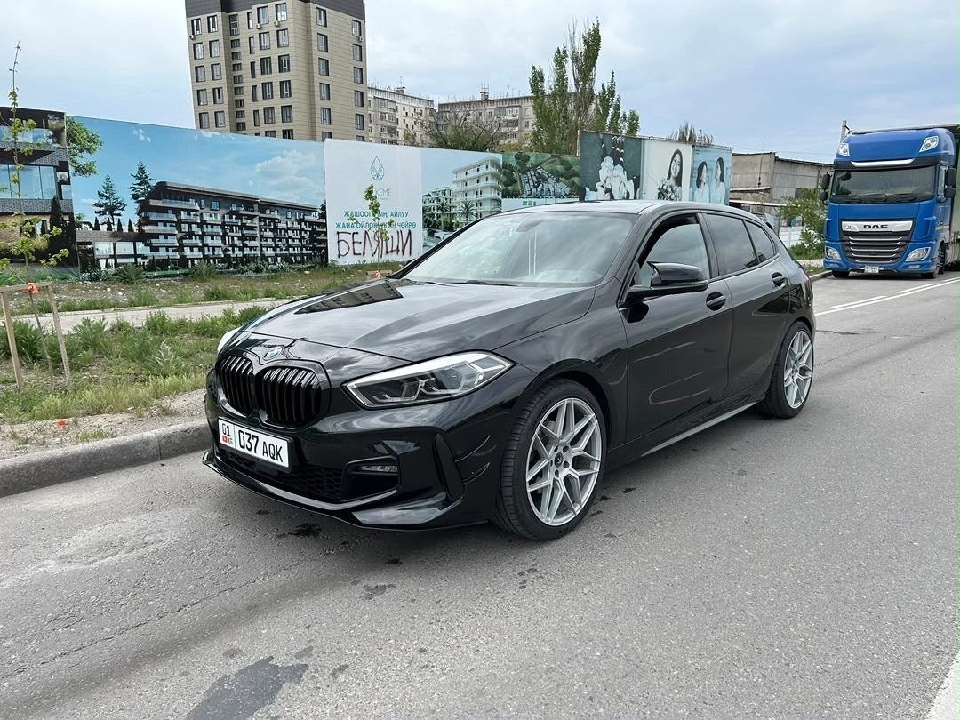 BMW 1 серии III (F40) 2020