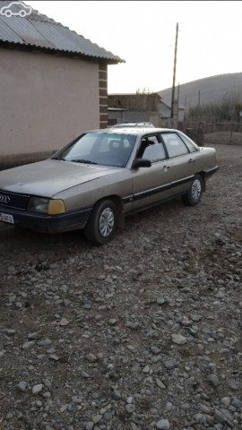 Audi 100