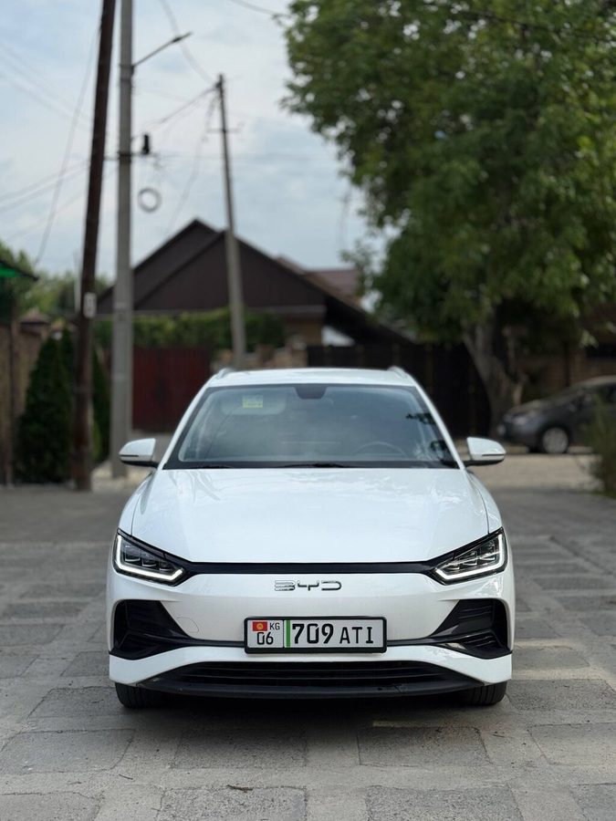 BYD E2