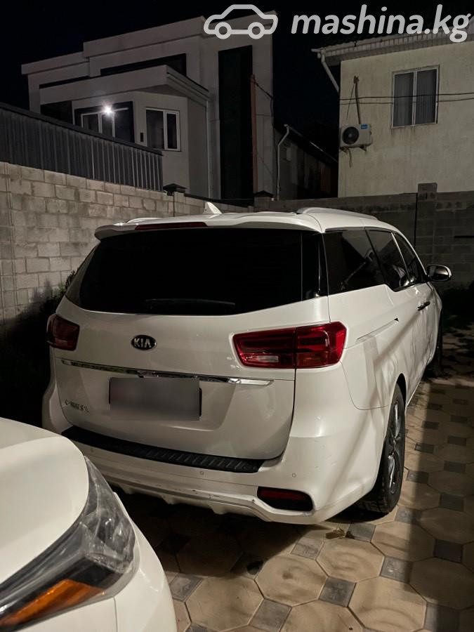 Kia Carnival III