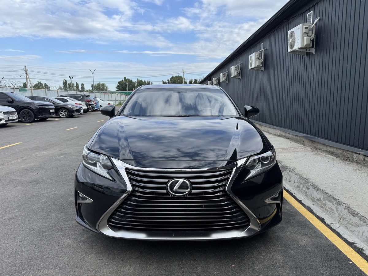 Lexus ES VI Рестайлинг 2017