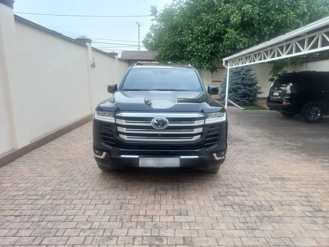 Toyota Land Cruiser 300 Series 2023