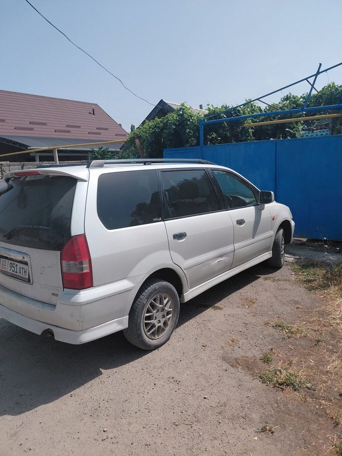 Mitsubishi Chariot