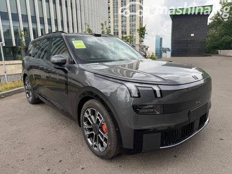 Lynk &amp; Co 900
