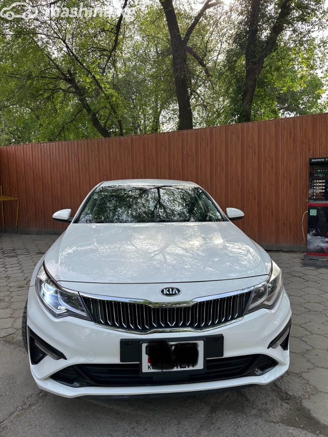 Kia K5 III