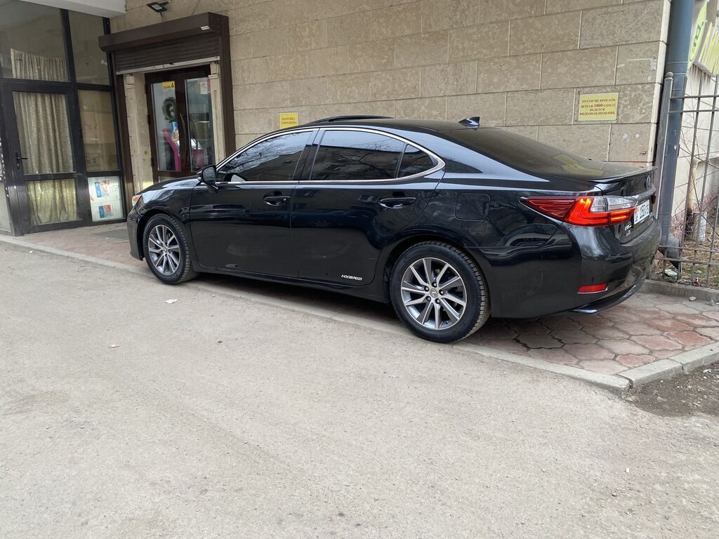 Lexus ES