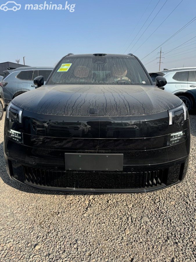 Lynk & Co 900