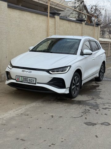 BYD E2