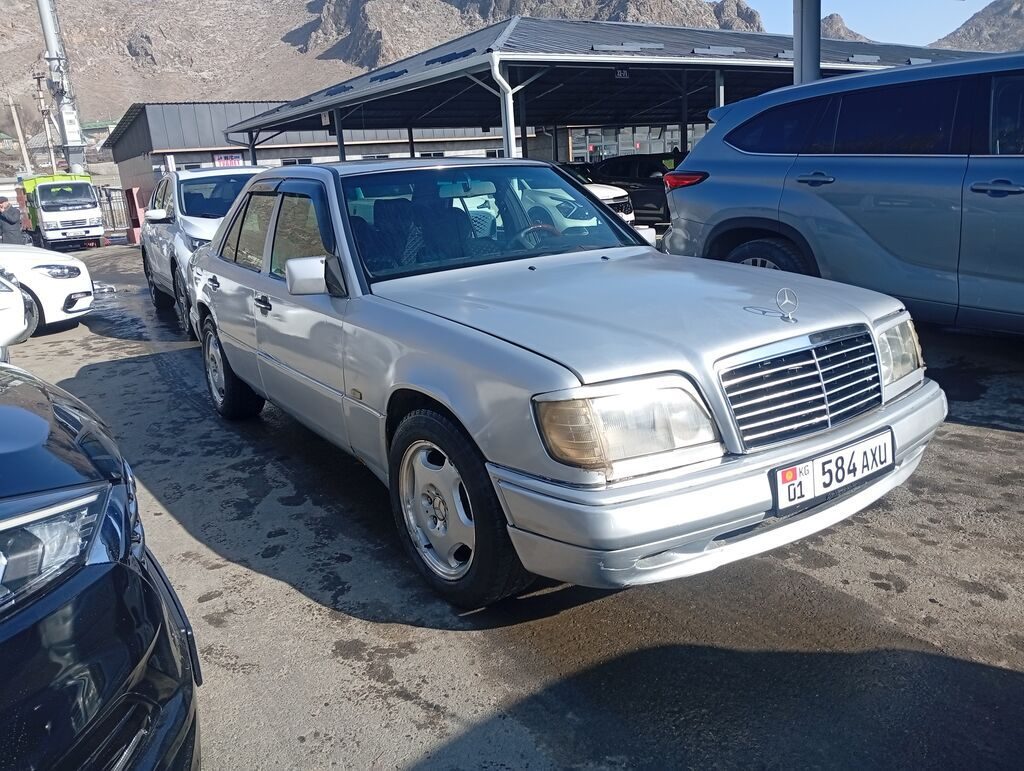 Mercedes-Benz W124