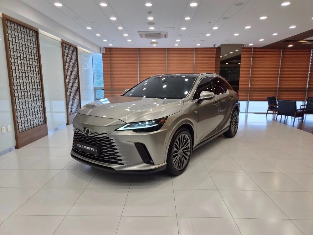 Lexus RX V 2023