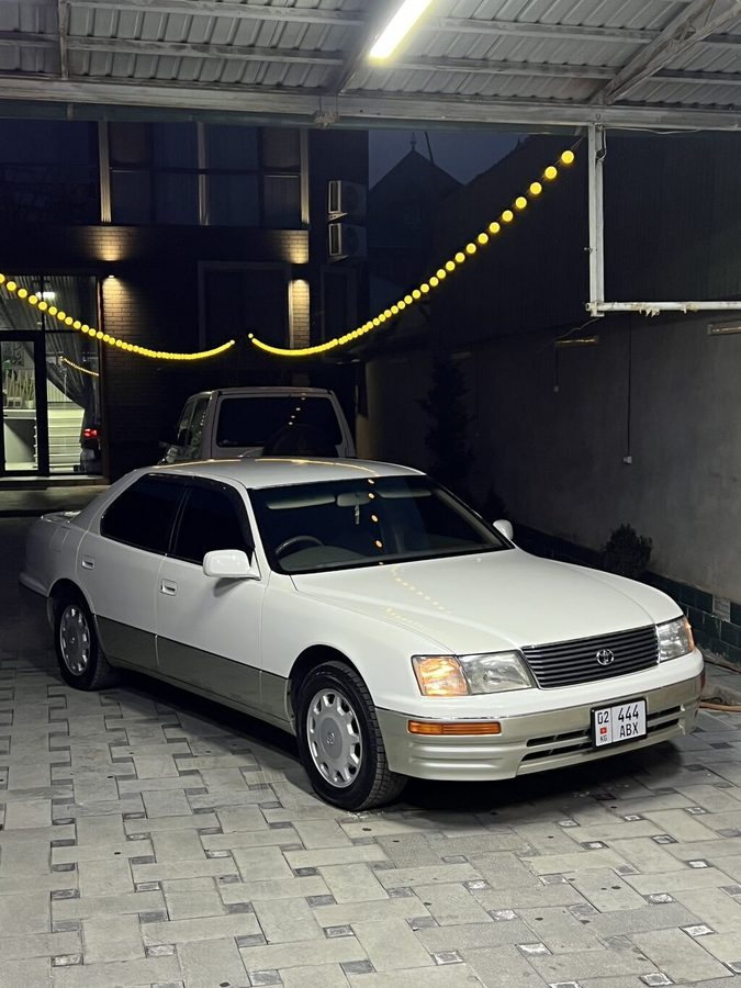 Lexus LS