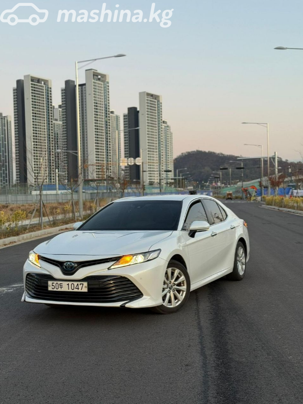 Toyota Camry VIII (XV70)