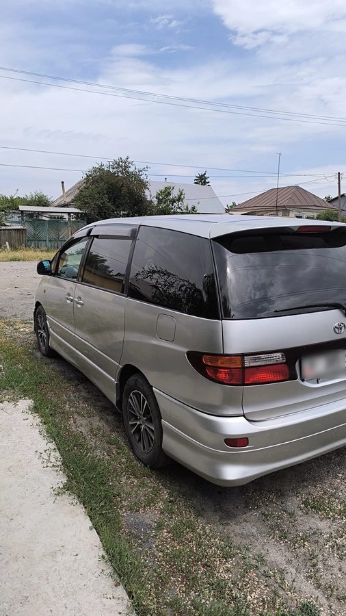 Toyota Estima II 2002