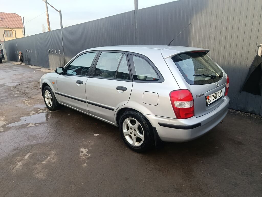 Mazda 323