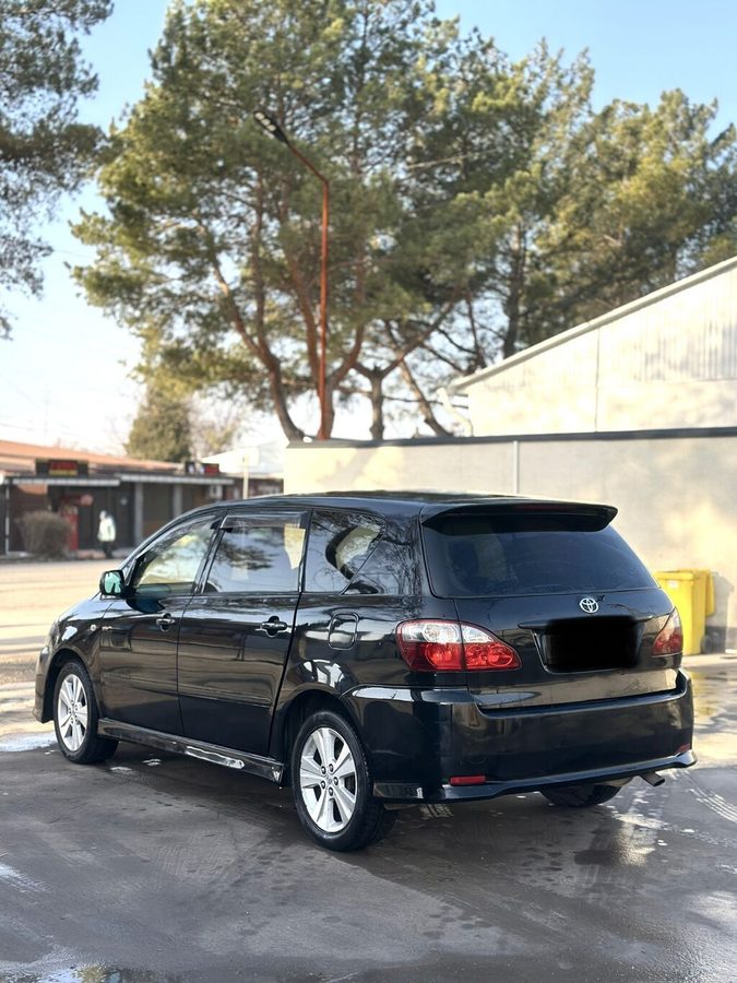 Toyota Ipsum
