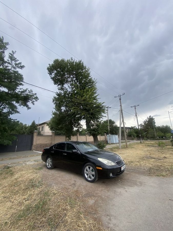 Lexus ES