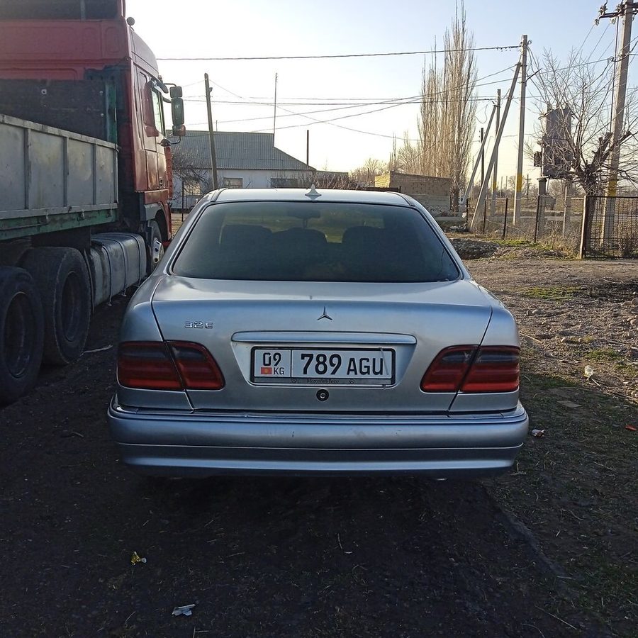 Mercedes-Benz 