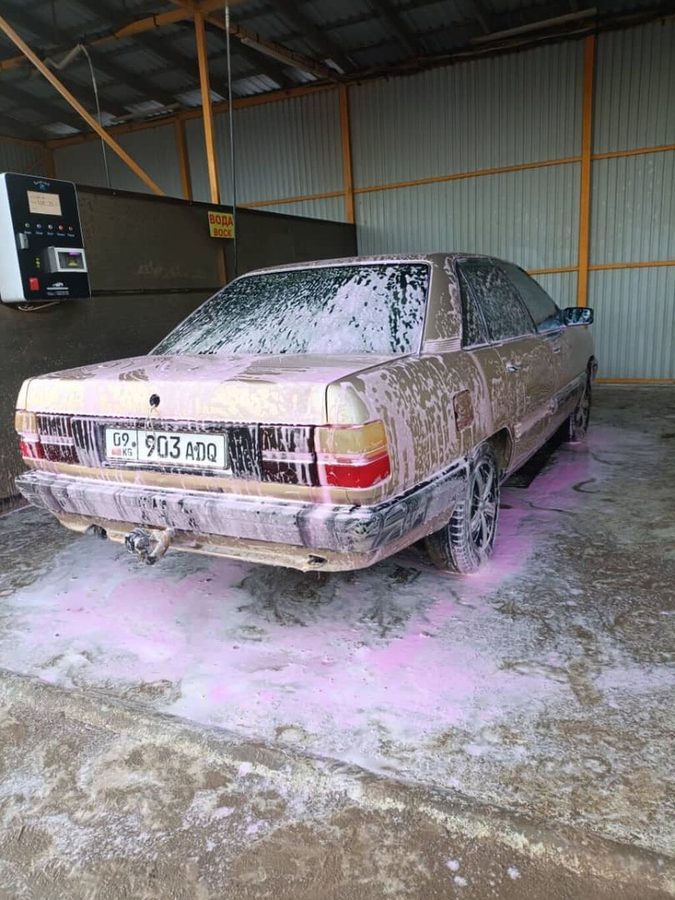 Audi 100