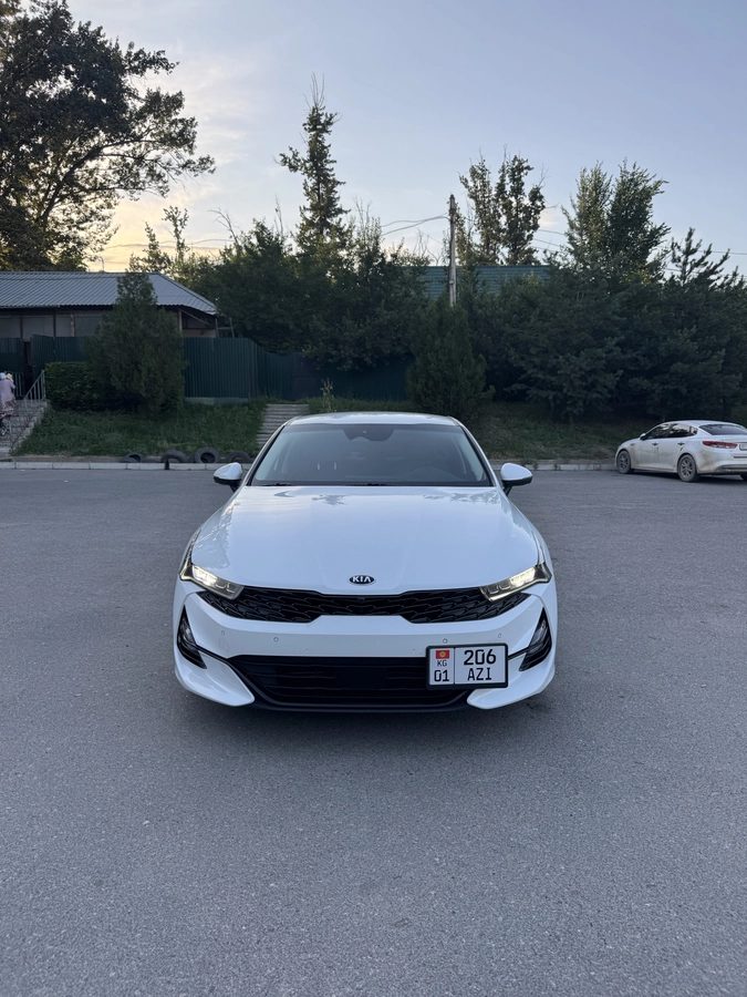 Kia K5 III 2021