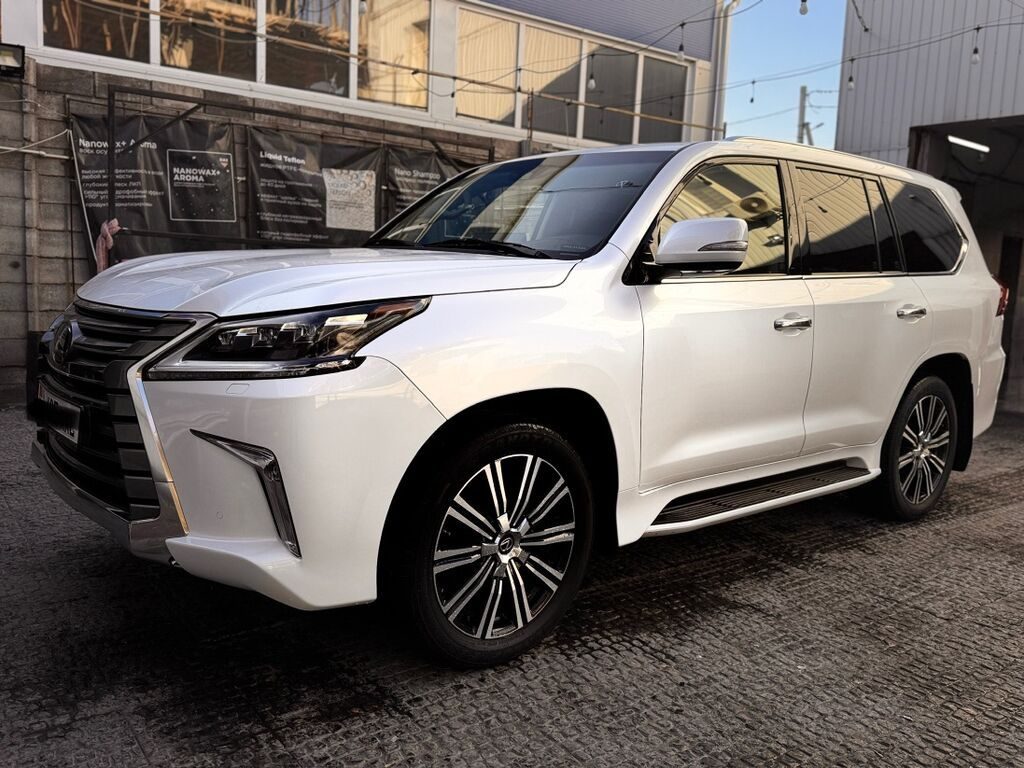 Lexus LX