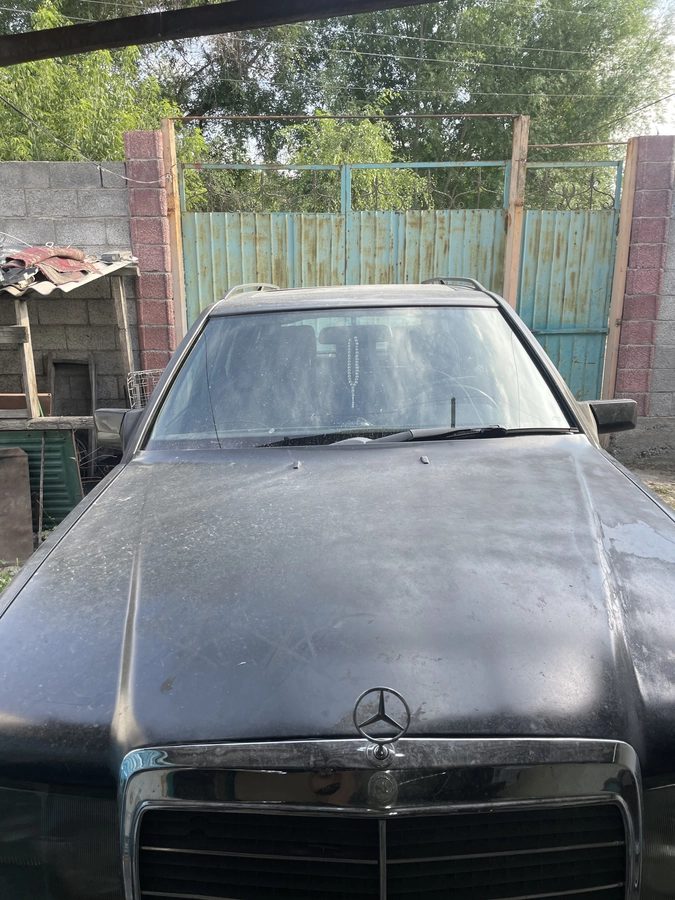 Mercedes-Benz W124 1989