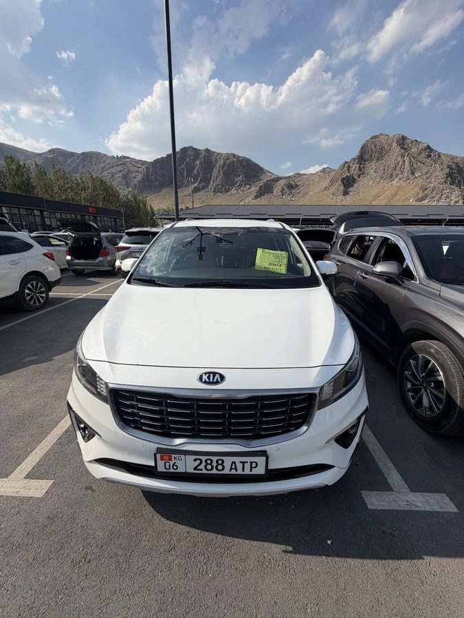 Kia Carnival III 2020