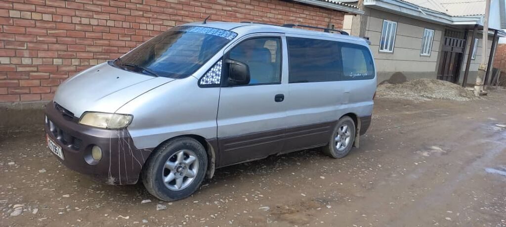 Hyundai Starex