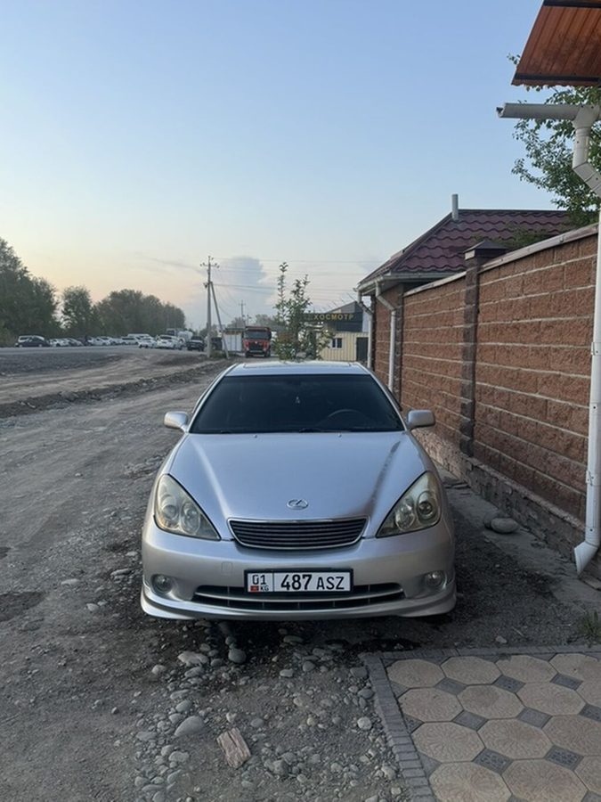 Lexus ES