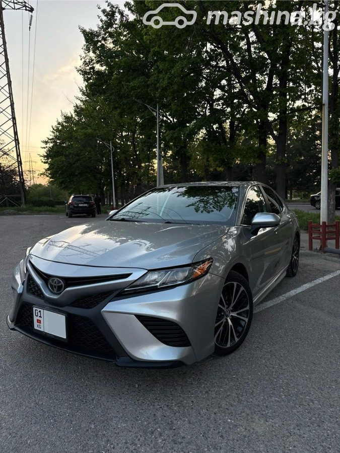Toyota Camry VIII (XV70)