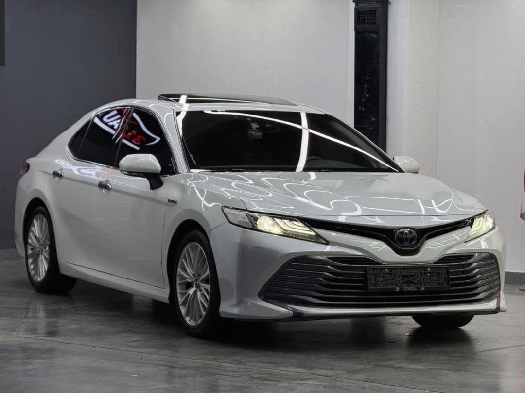 Toyota Camry VIII (XV70) 2018