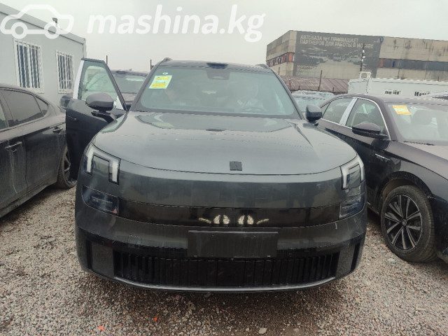Lynk &amp; Co 900