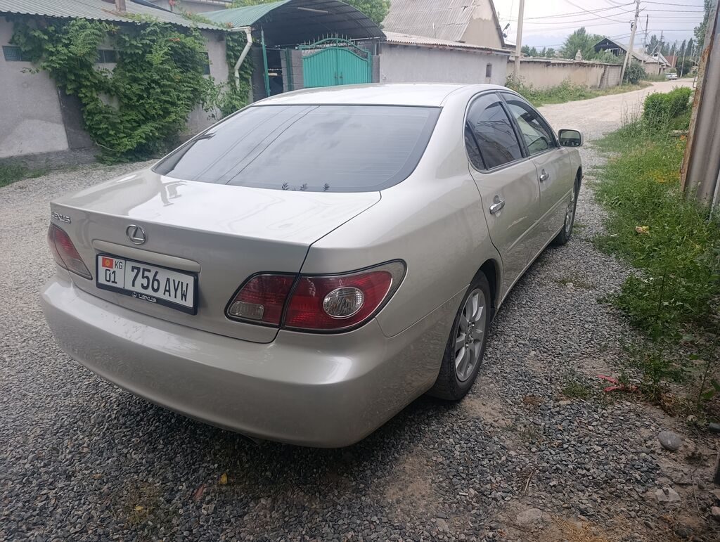 Lexus ES