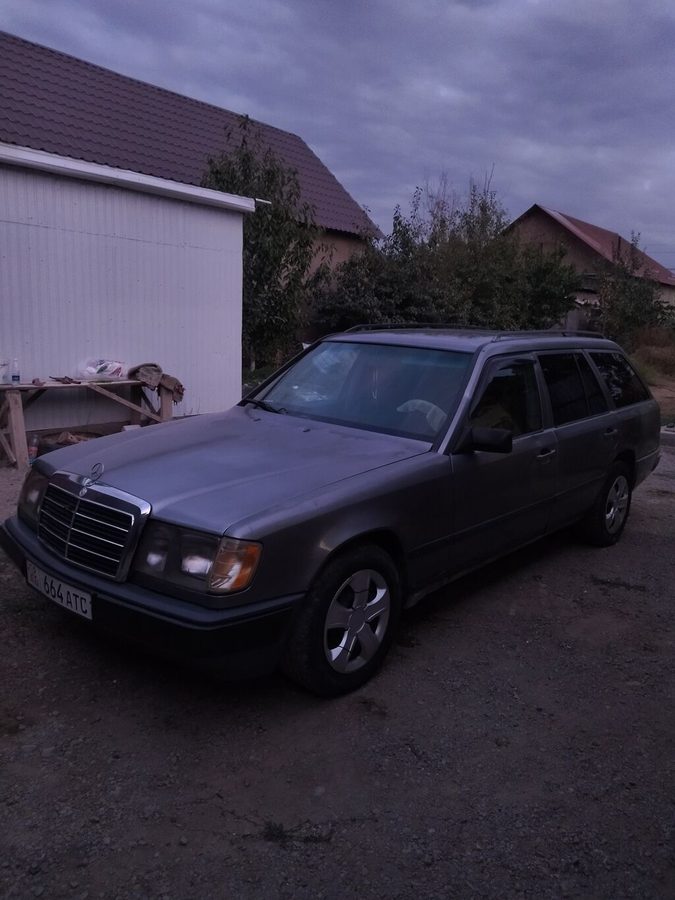 Mercedes-Benz W124