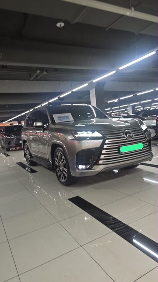 Lexus LX