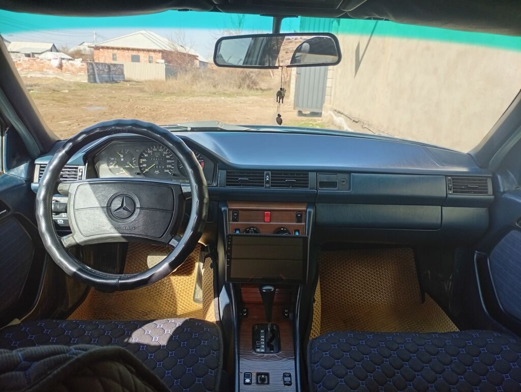 Mercedes-Benz W124